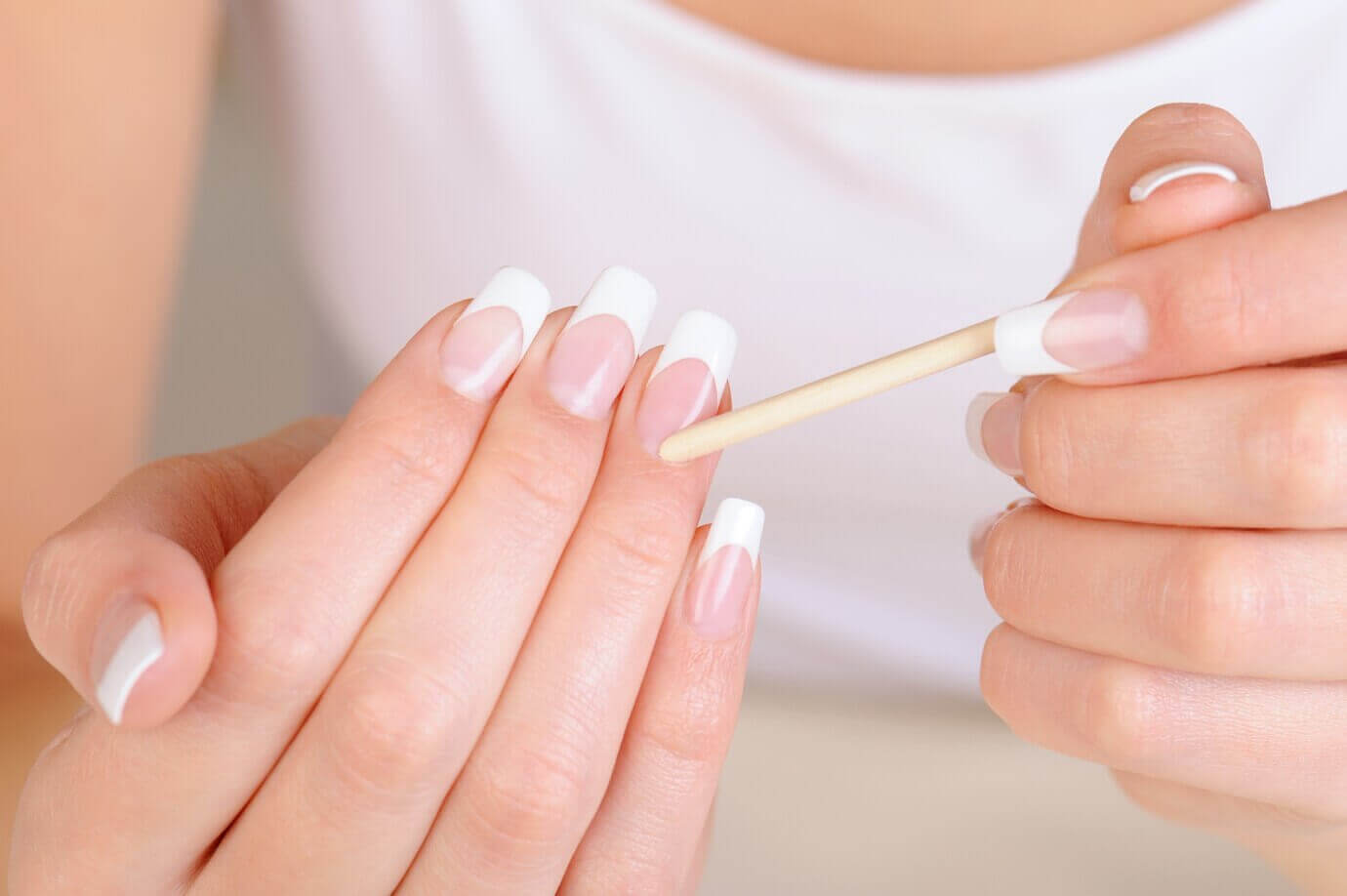 HOW TO REMOVE GEL NAILS AT HOME